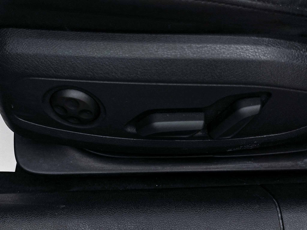 Vehicle image 20 of 36