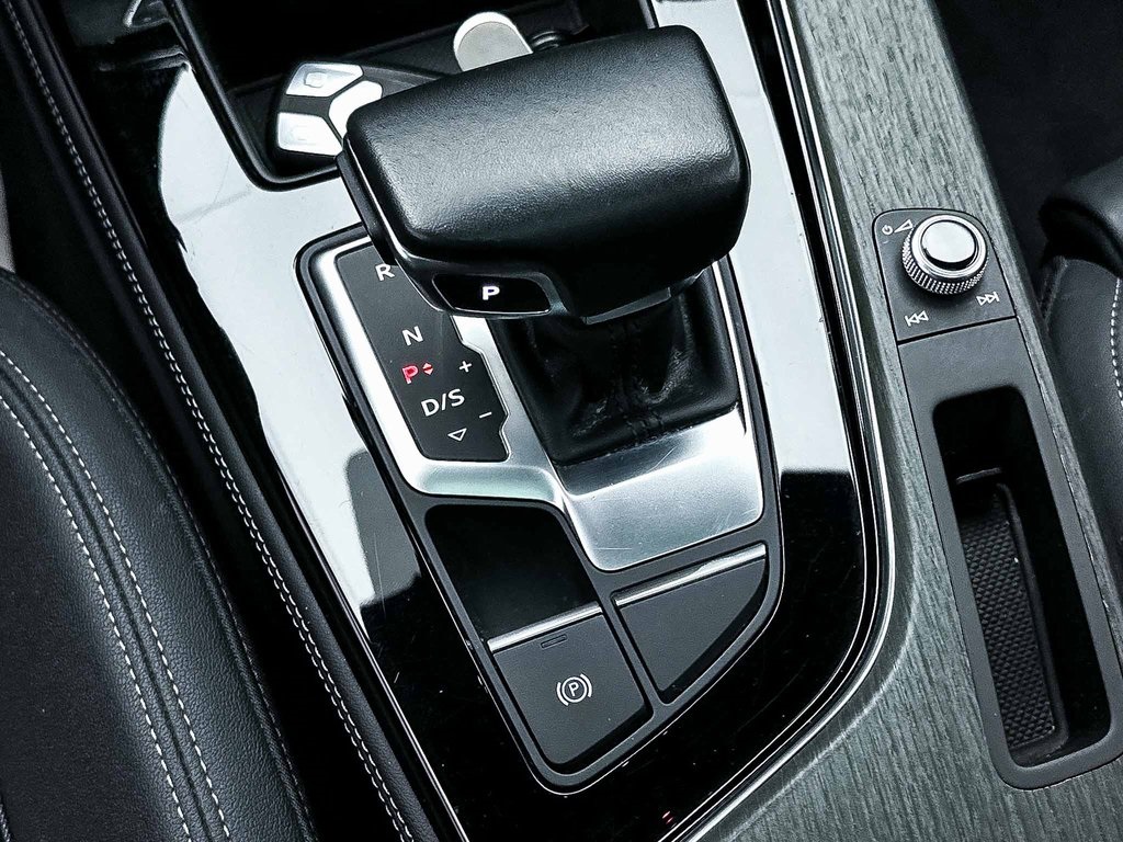 Vehicle image 25 of 36