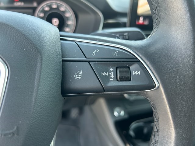 Vehicle image 17 of 37