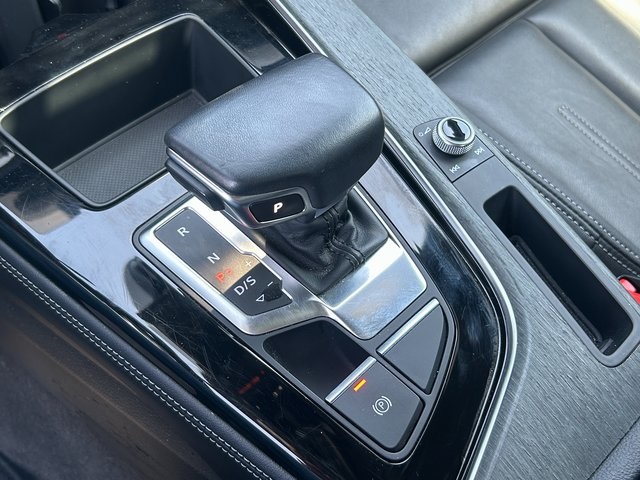 Vehicle image 15 of 37