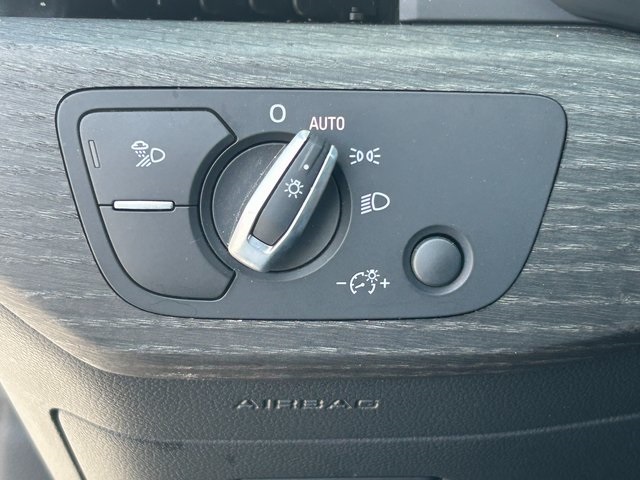 Vehicle image 22 of 37