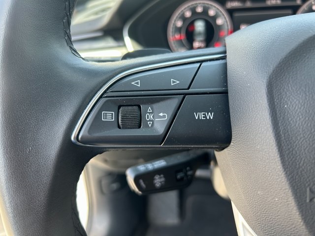 Vehicle image 18 of 37