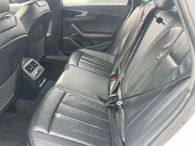 Vehicle image 17 of 34
