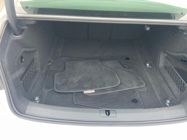 Vehicle image 13 of 34