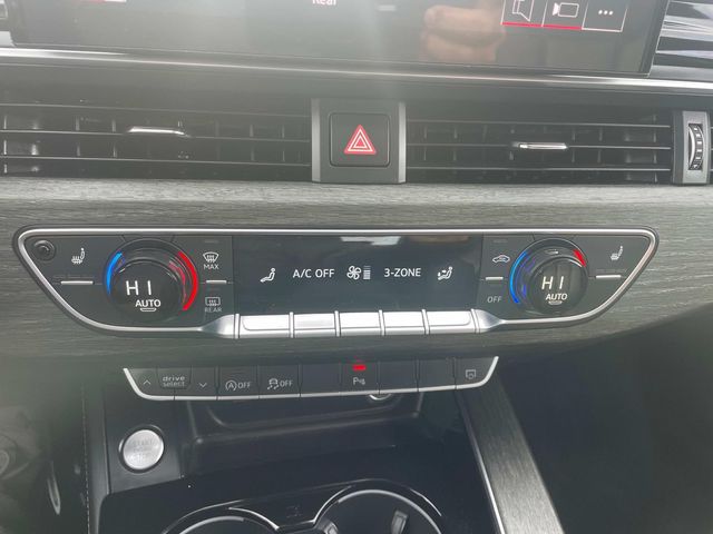 Vehicle image 26 of 34