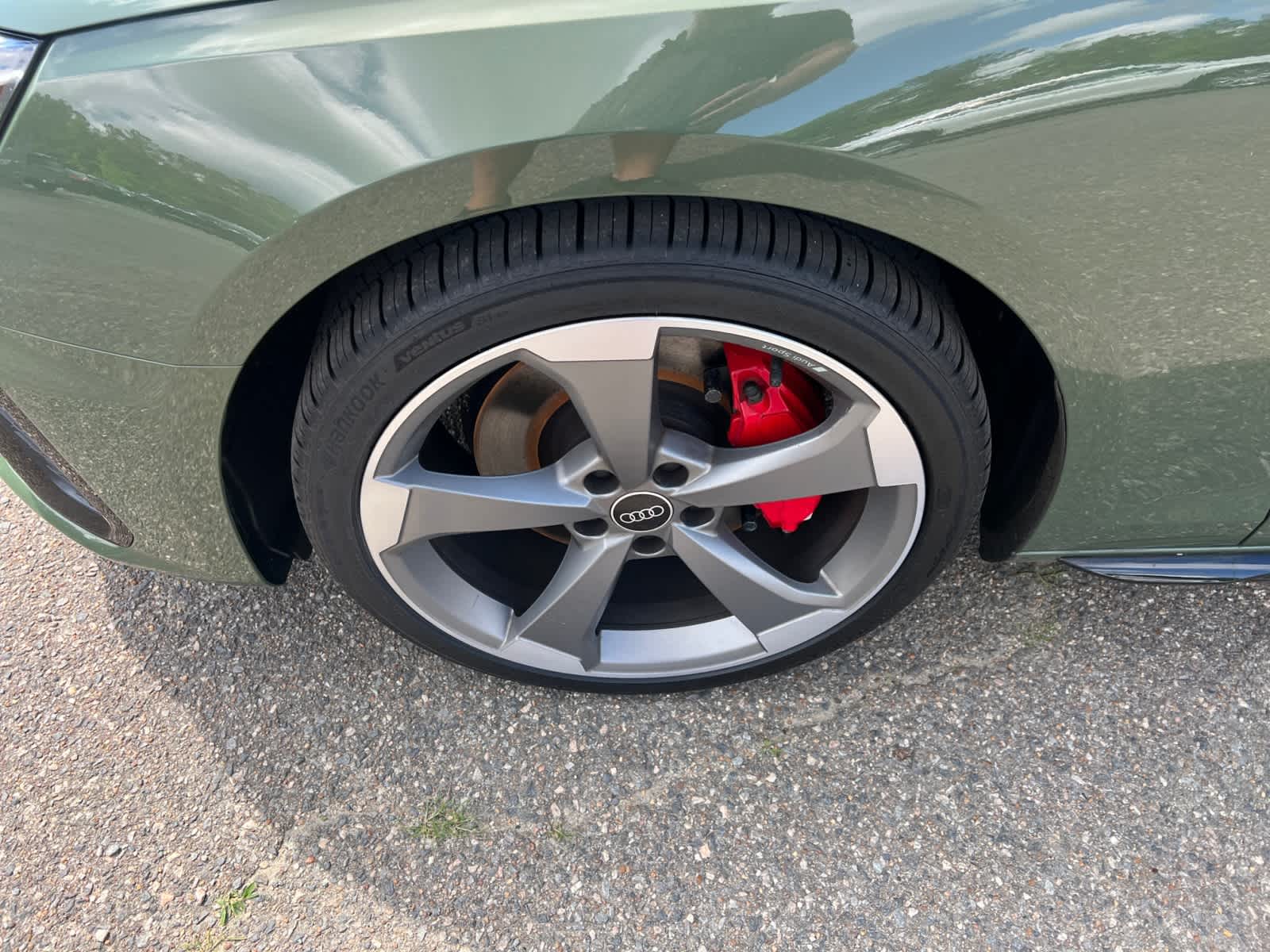 Vehicle image 10 of 22