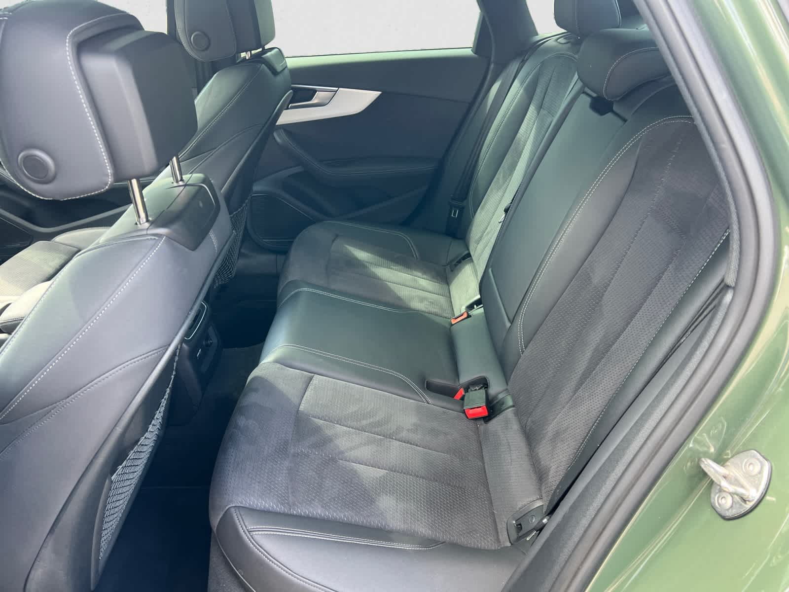 Vehicle image 11 of 22
