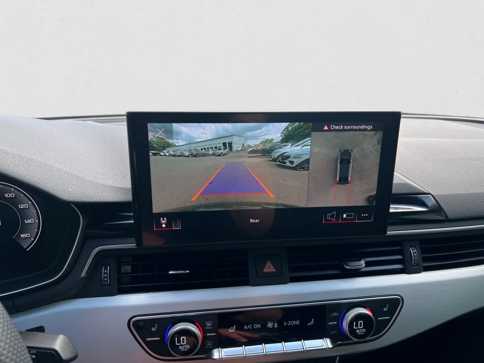 Vehicle image 20 of 22
