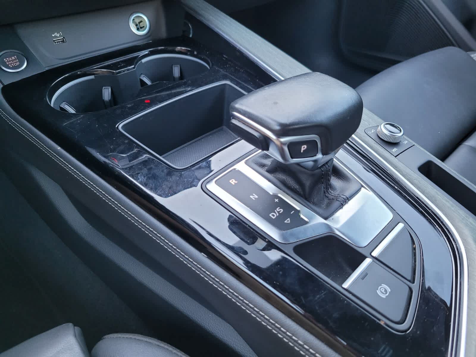 Vehicle image 30 of 36