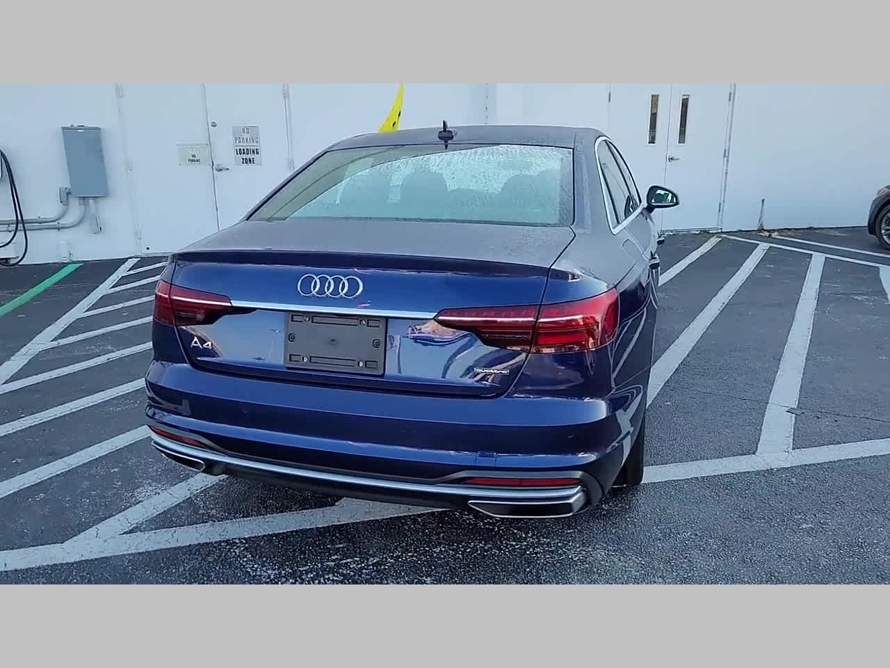 Vehicle image 14 of 36