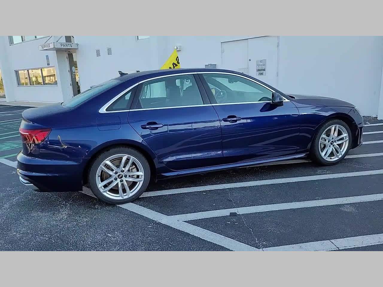 Vehicle image 13 of 36