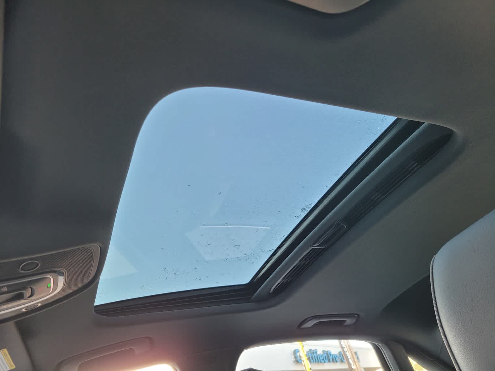 Vehicle image 24 of 36