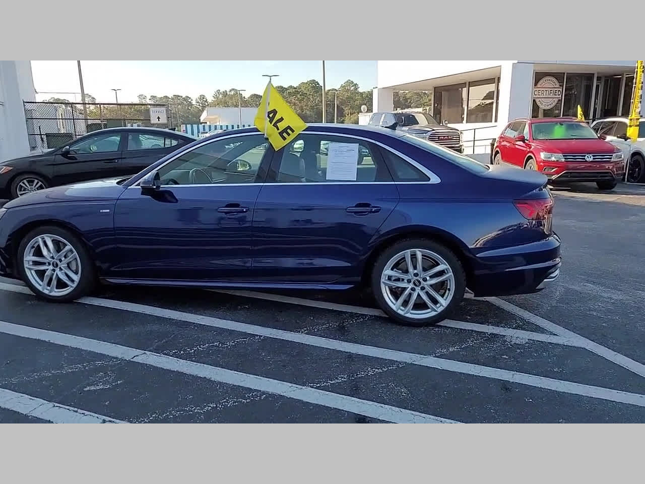 Vehicle image 17 of 36
