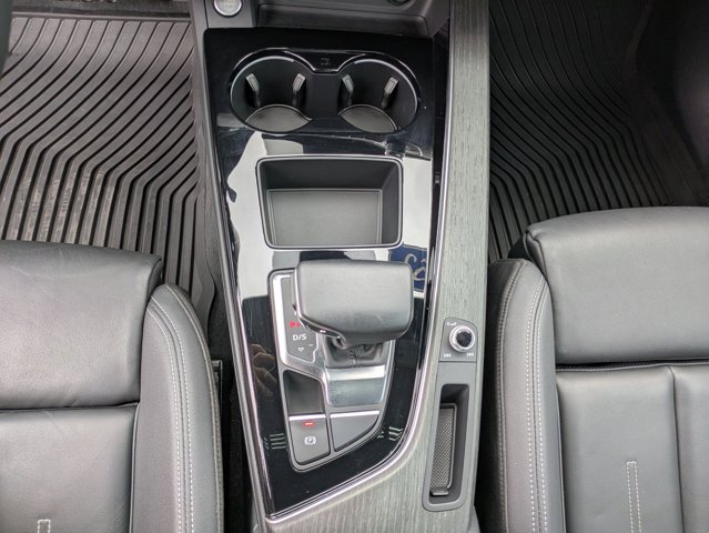 Vehicle image 19 of 26