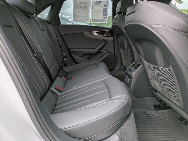 Vehicle image 11 of 26