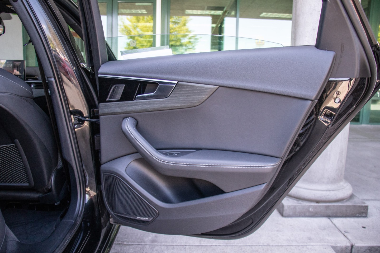 Vehicle image 23 of 23