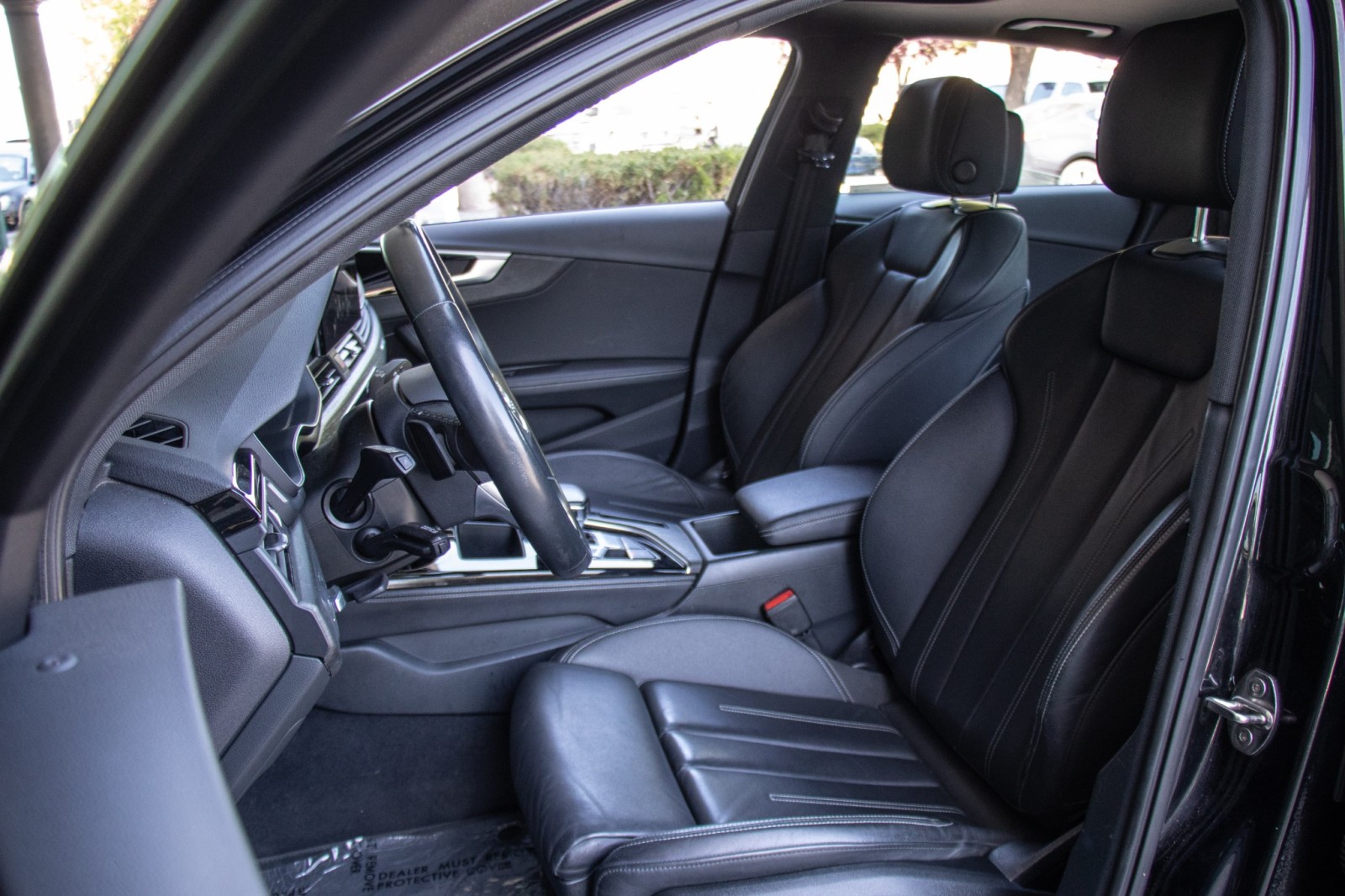 Vehicle image 10 of 23