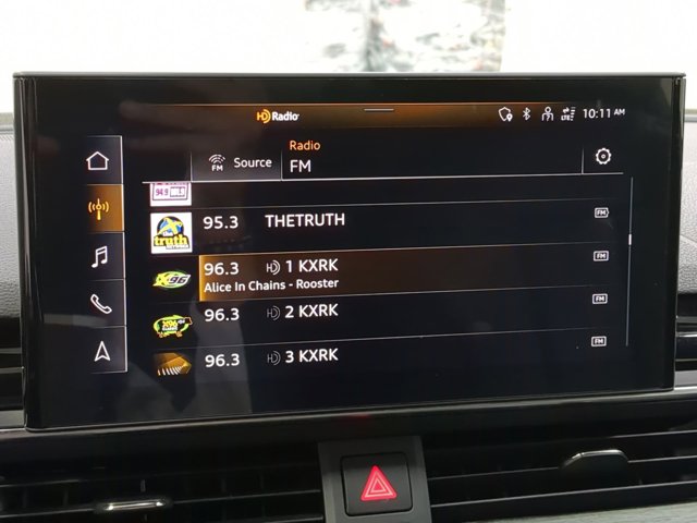 Vehicle image 10 of 22