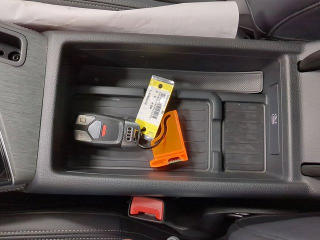 Vehicle image 13 of 22