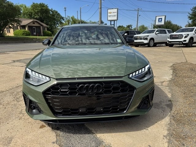 Vehicle image 4 of 39