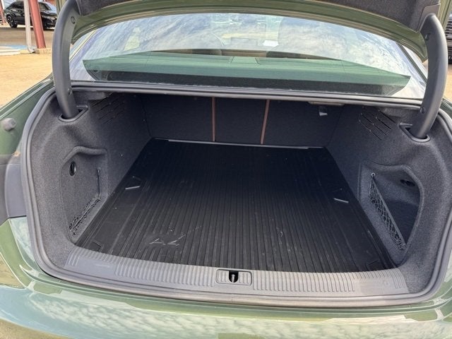 Vehicle image 18 of 39