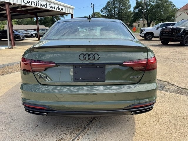 Vehicle image 11 of 39