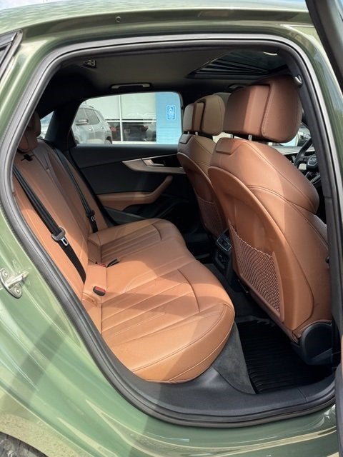 Vehicle image 17 of 39