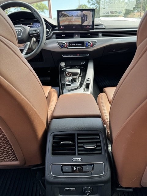 Vehicle image 19 of 39