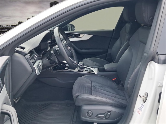 Vehicle image 9 of 28