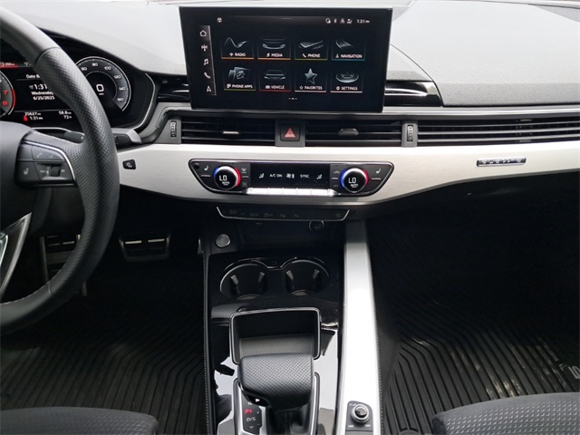 Vehicle image 14 of 28