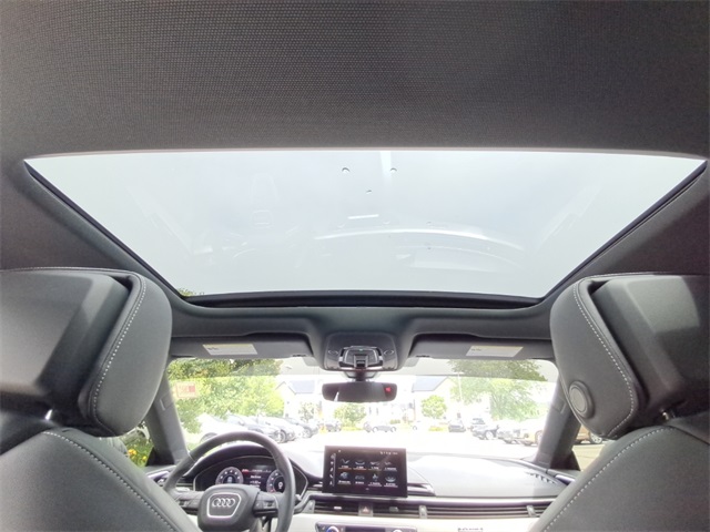 Vehicle image 12 of 28