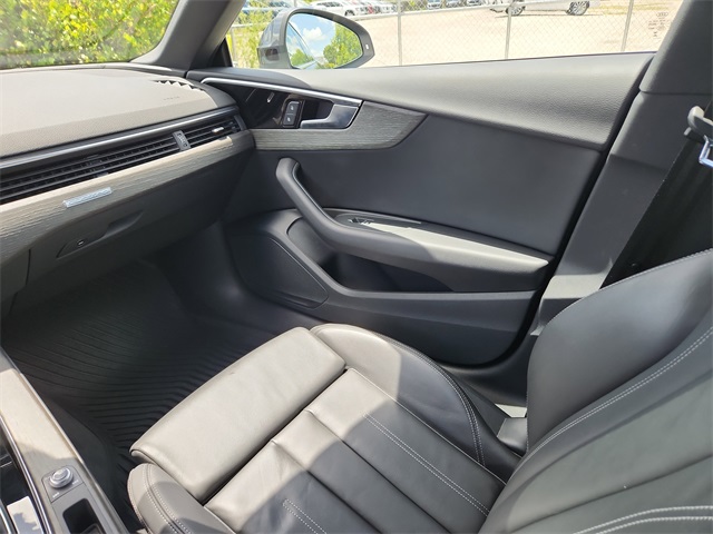 Vehicle image 15 of 33