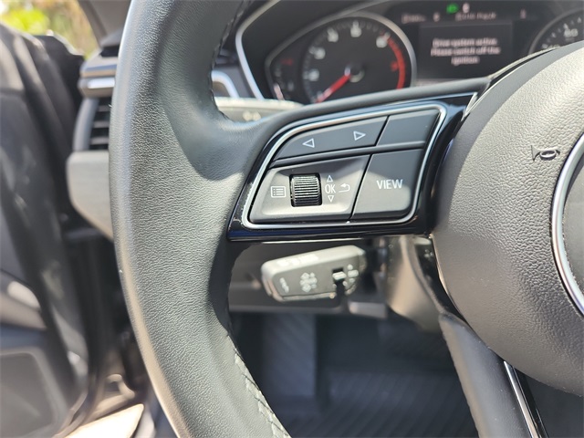 Vehicle image 24 of 33
