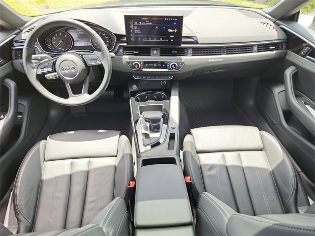 Vehicle image 14 of 33