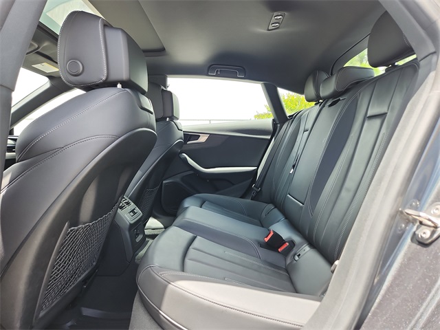 Vehicle image 9 of 33