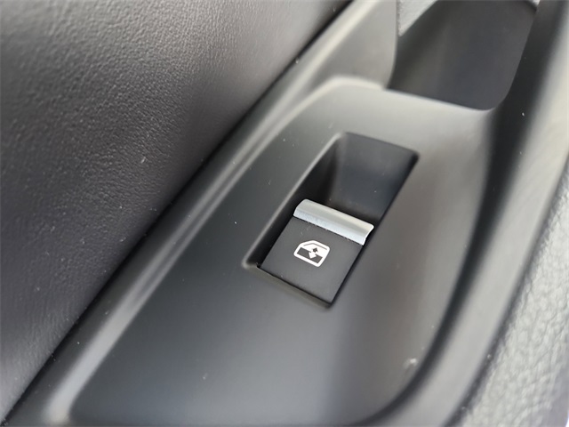 Vehicle image 11 of 33