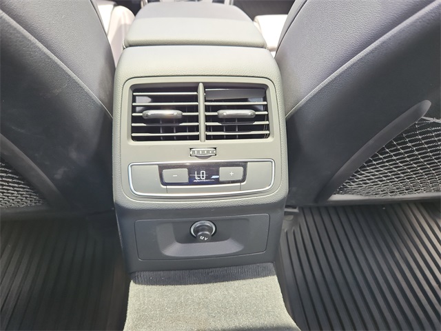 Vehicle image 12 of 33