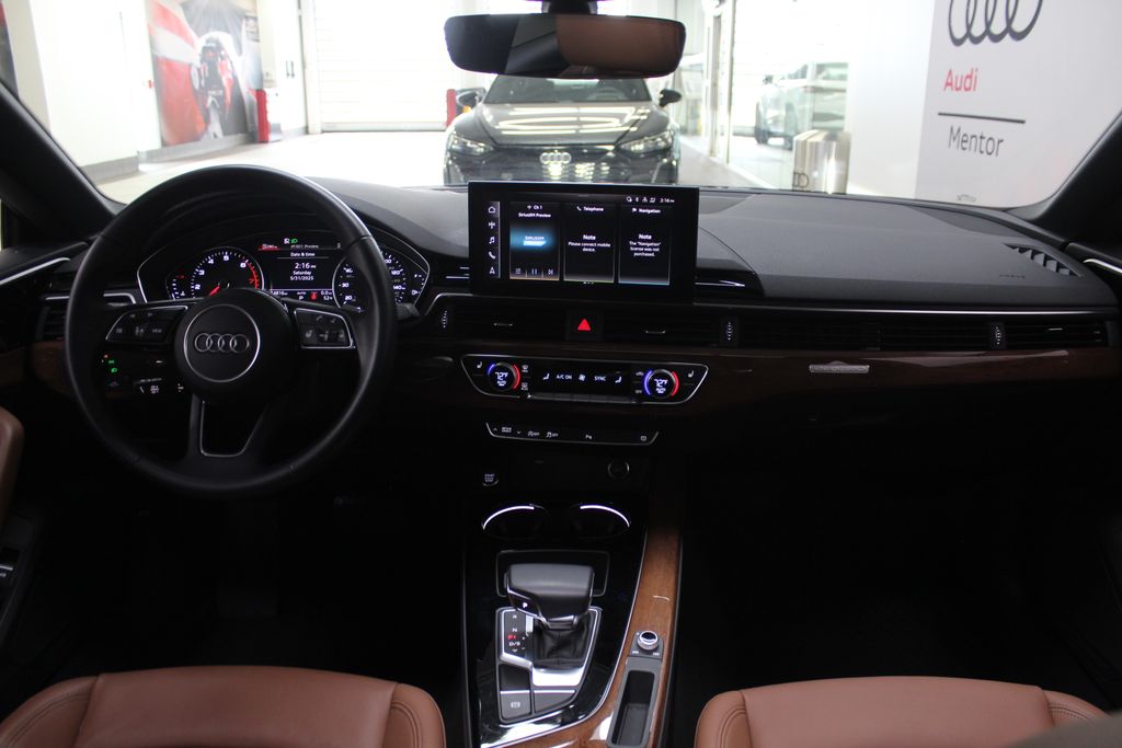 Vehicle image 10 of 34