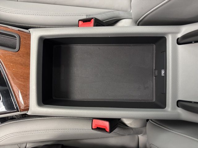 Vehicle image 35 of 62