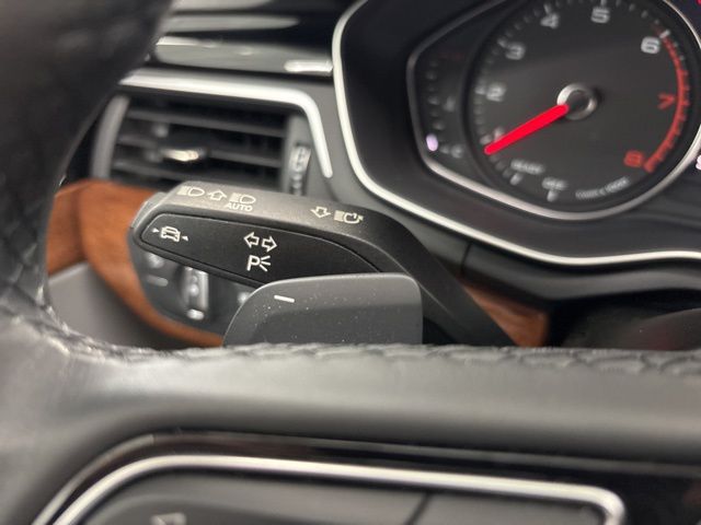 Vehicle image 46 of 62