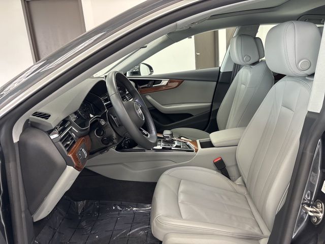Vehicle image 17 of 62