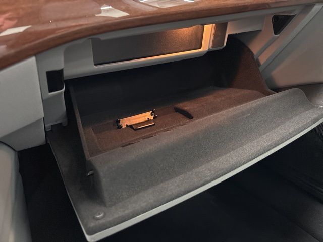Vehicle image 52 of 62