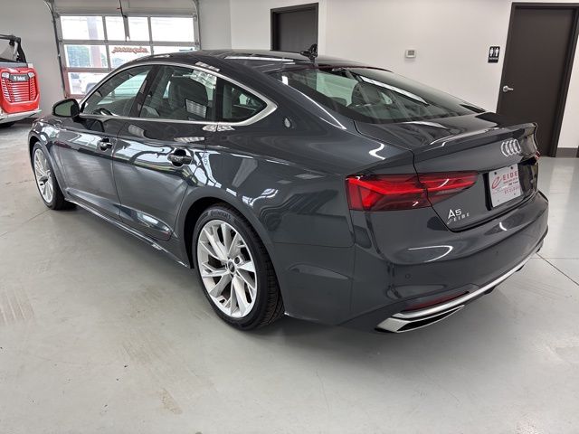 Vehicle image 7 of 62