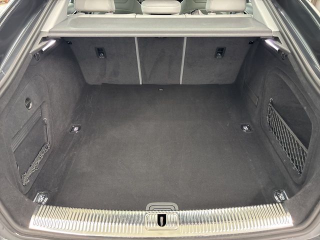 Vehicle image 10 of 62