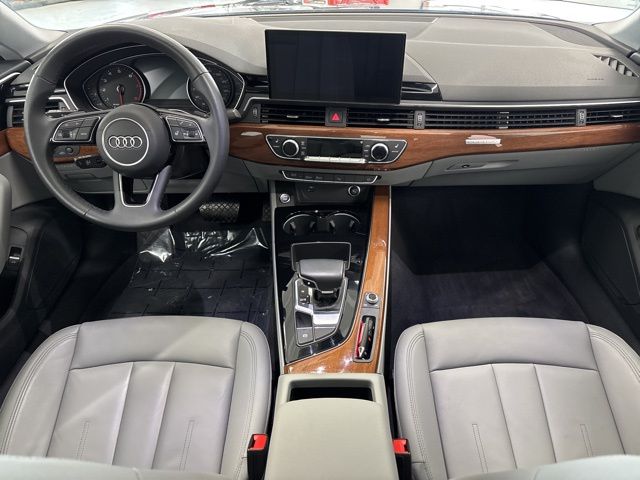 Vehicle image 18 of 62
