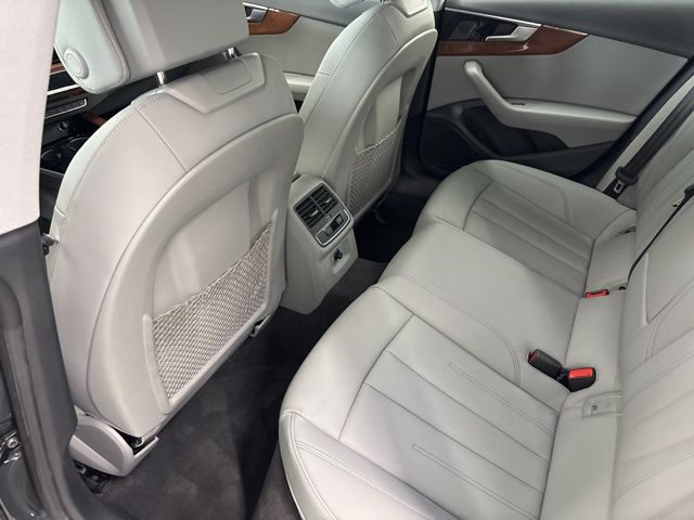 Vehicle image 14 of 62