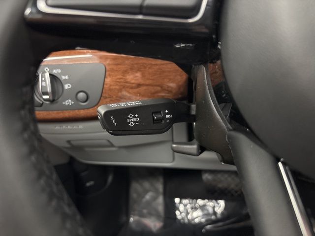 Vehicle image 51 of 62