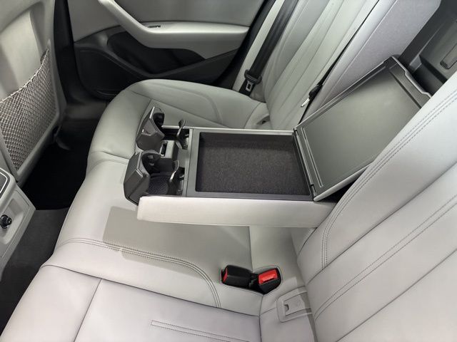 Vehicle image 24 of 62