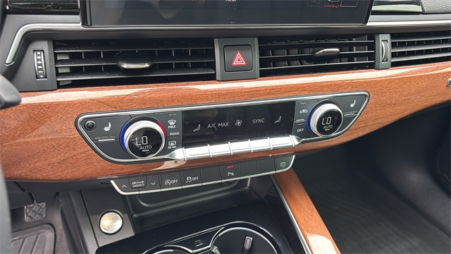 Vehicle image 22 of 36