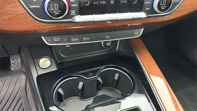 Vehicle image 23 of 36